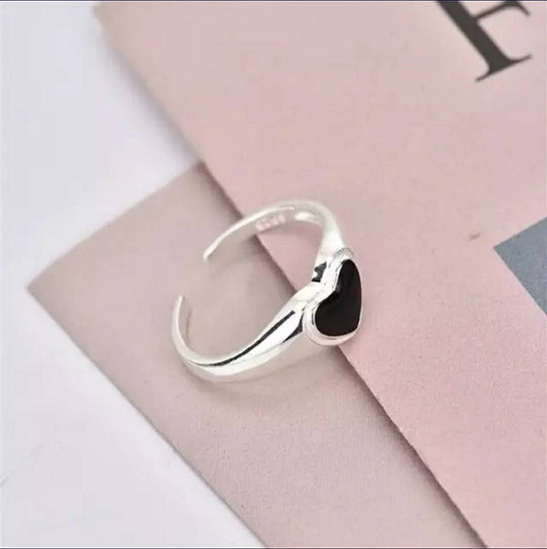 Black Heart Ring | Black Heart Silver Ring | AmiraByOualialami