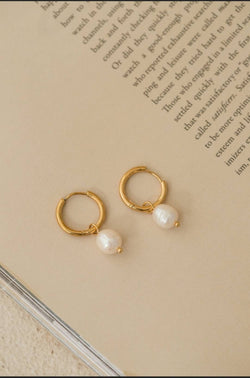 Women's Pearl Earrings | Gold Pearl Earrings | AmiraByOualialami
