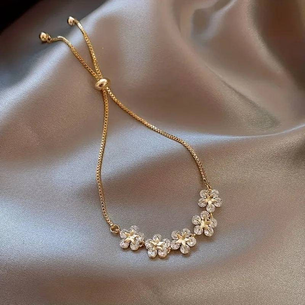 Women's Flower Beaded Chain Bracelet | AmiraByOualialami